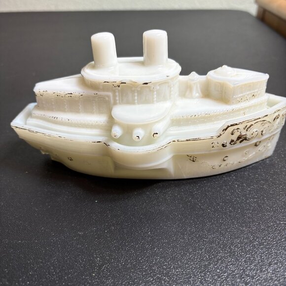 Vintage Milk Glass Battleship Candy/Trinket Dish - Picture 3 of 5